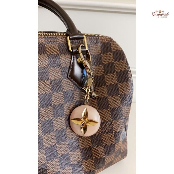 Authentic LOUIS VUITTON Rose Acetate Hollow Flower Vellur Key Holder Bag Charm - Picture 4 of 10